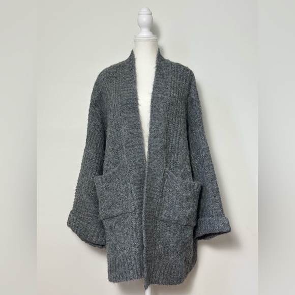 NWT PRINCESS POLLY Paisleigh Charcoal Chunky Cable Knit Cardigan Size S/M - Picture 4 of 10